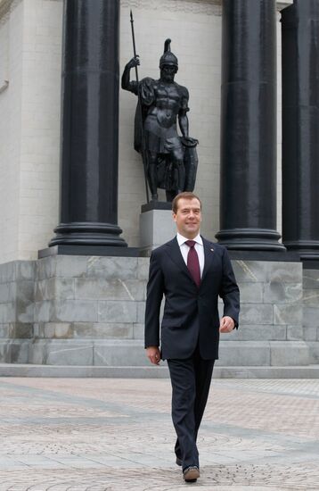 Dmitry Medvedev at unveiling of restored Gate of Triumph