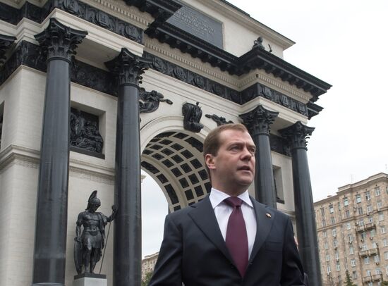 Dmitry Medvedev at unveiling of restored Gate of Triumph