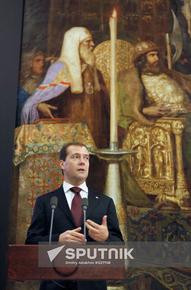 Medvedev attend 1812 Patriotic War Museum opening