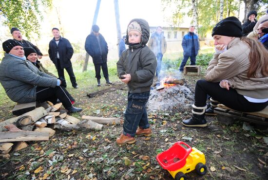 Workers at Verhnesinyachihinsky steel plant on a hunger strike
