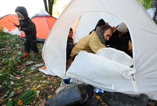Workers at Verhnesinyachihinsky steel plant on a hunger strike