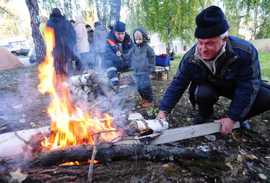 Workers at Verhnesinyachihinsky steel plant on a hunger strike