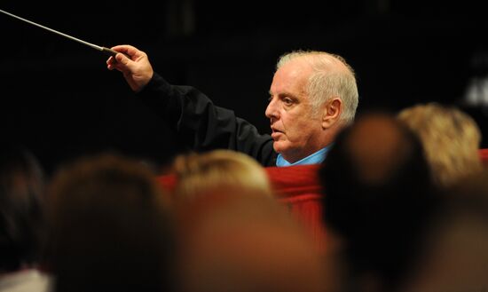 La Scala company rehearses "Don Giovanni" in Moscow