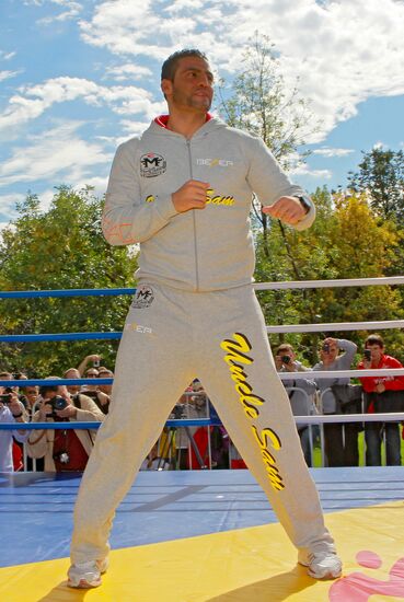 Boxing. Vitali Klitschko and Manuel Charr's training sessions