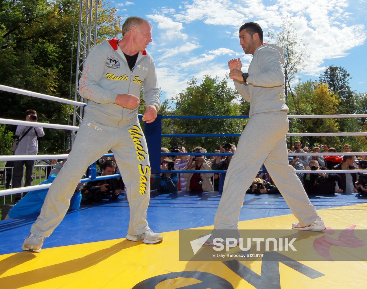 Boxing. Vitali Klitschko and Manuel Charr's training sessions