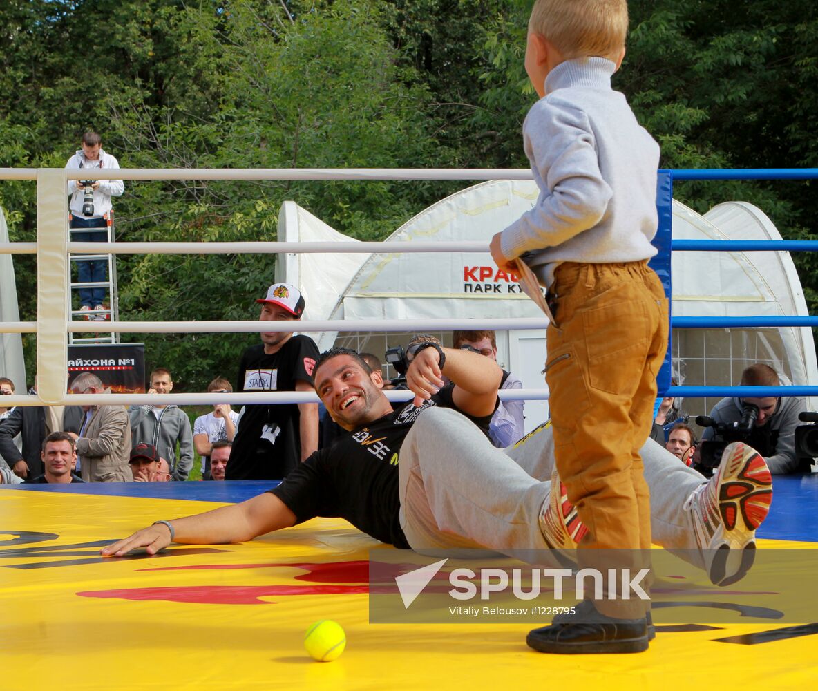 Boxing. Vitali Klitschko and Manuel Charr's training sessions