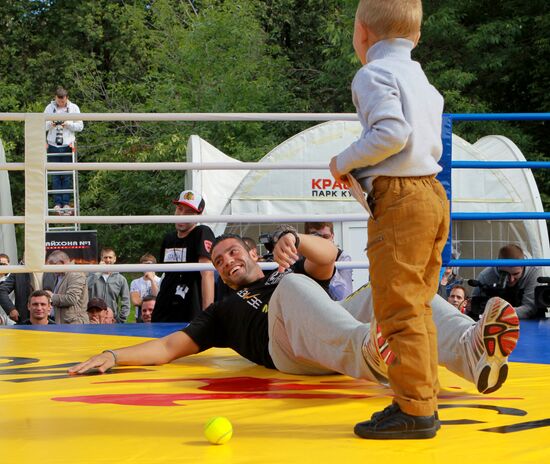 Boxing. Vitali Klitschko and Manuel Charr's training sessions