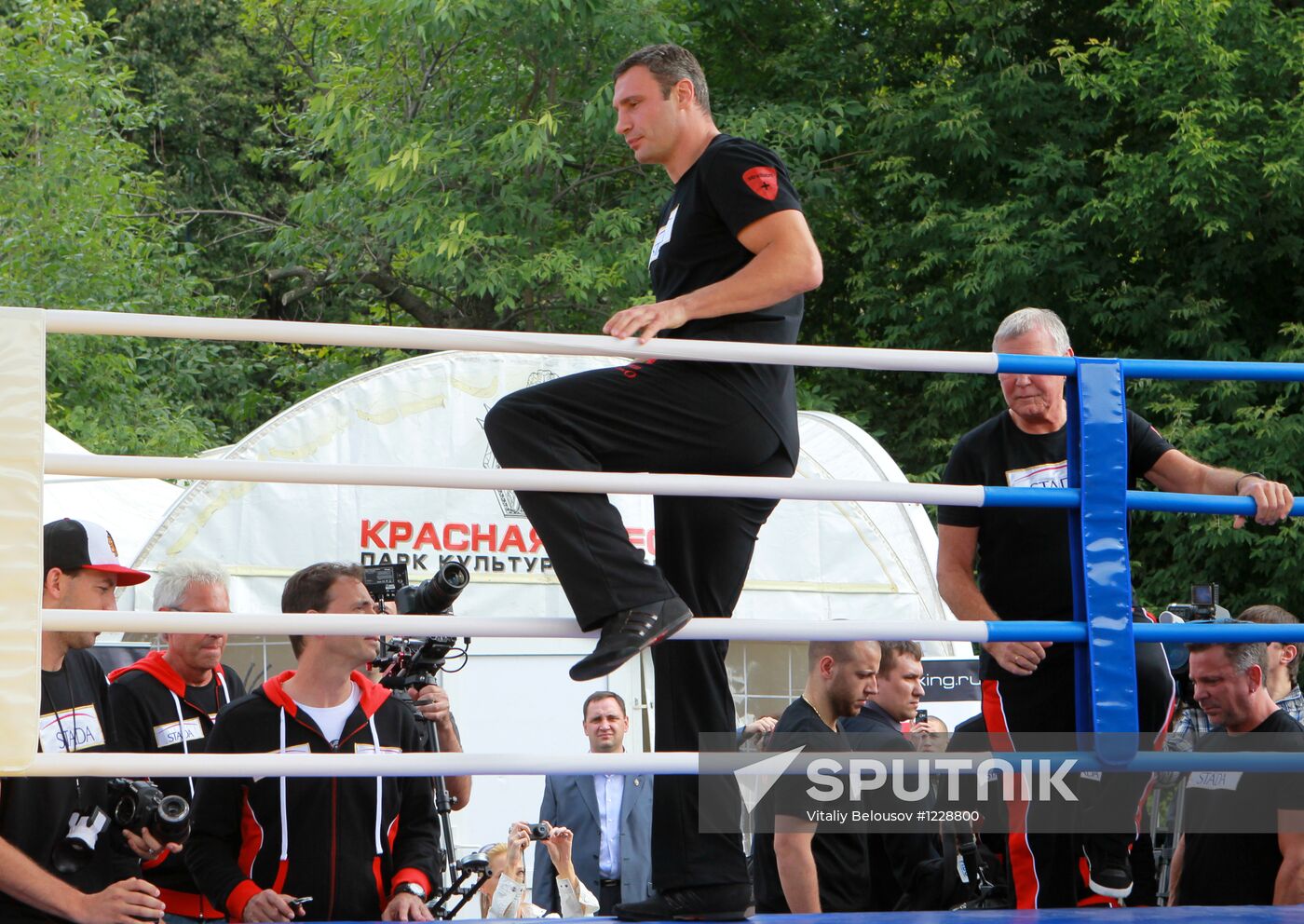 Boxing. Vitali Klitschko and Manuel Charr's training sessions