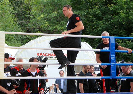 Boxing. Vitali Klitschko and Manuel Charr's training sessions