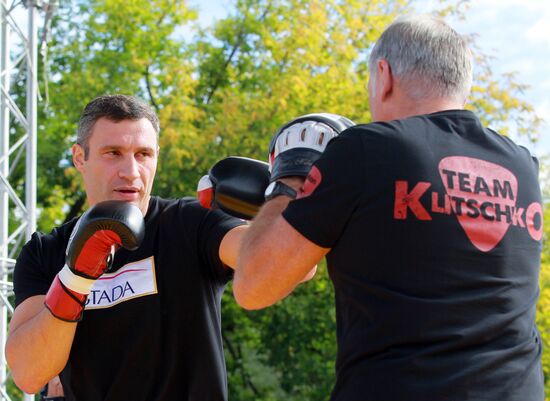 Boxing. Vitali Klitschko and Manuel Charr's training sessions