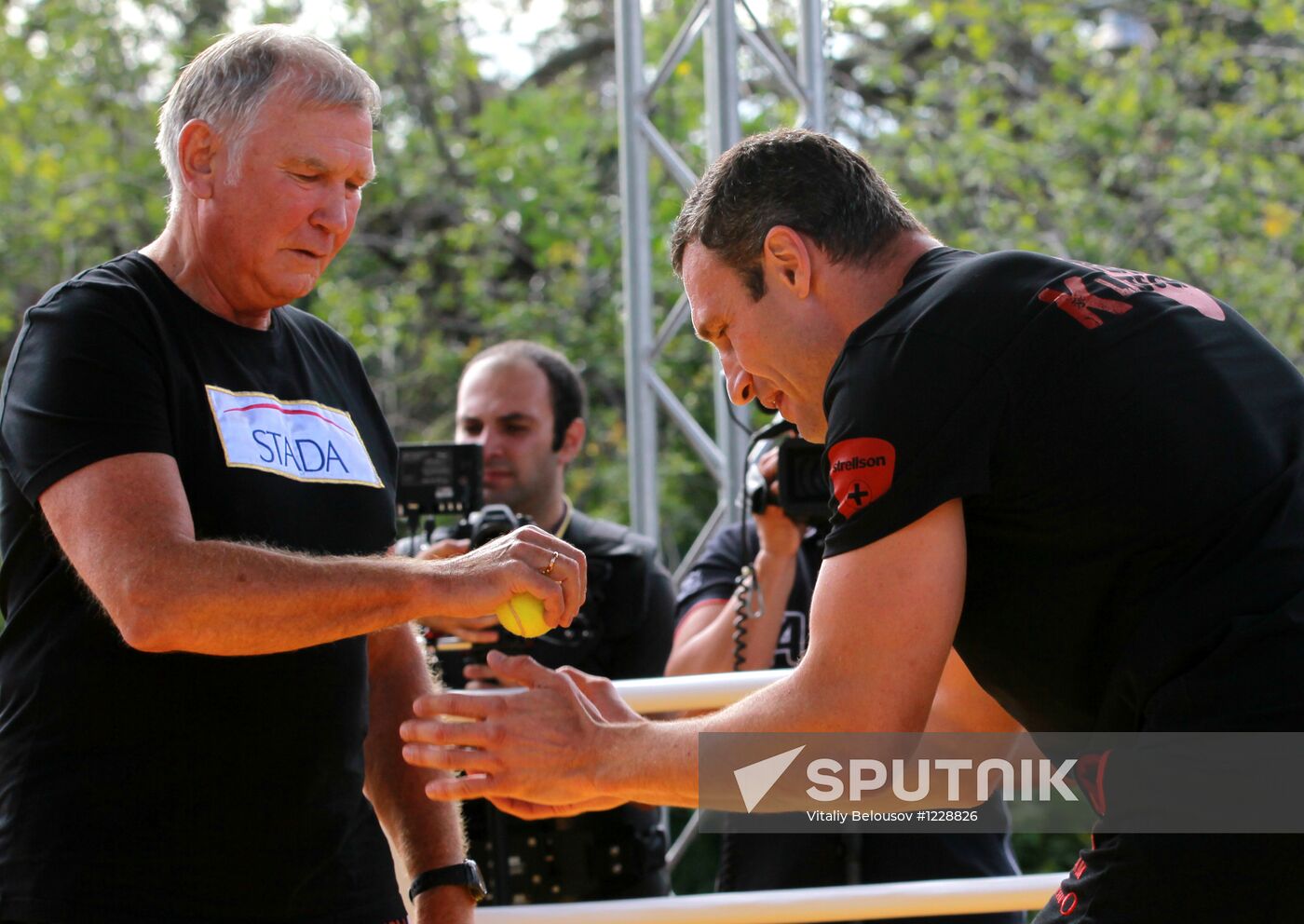 Boxing. Vitali Klitschko and Manuel Charr's training sessions