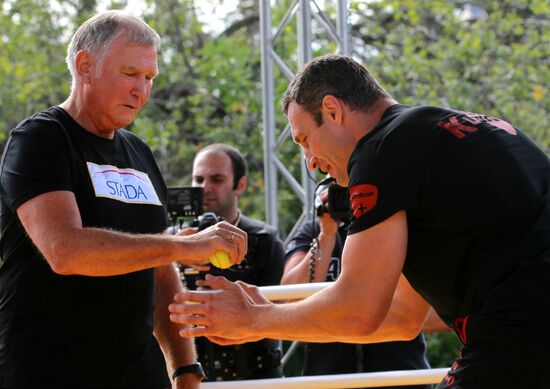Boxing. Vitali Klitschko and Manuel Charr's training sessions