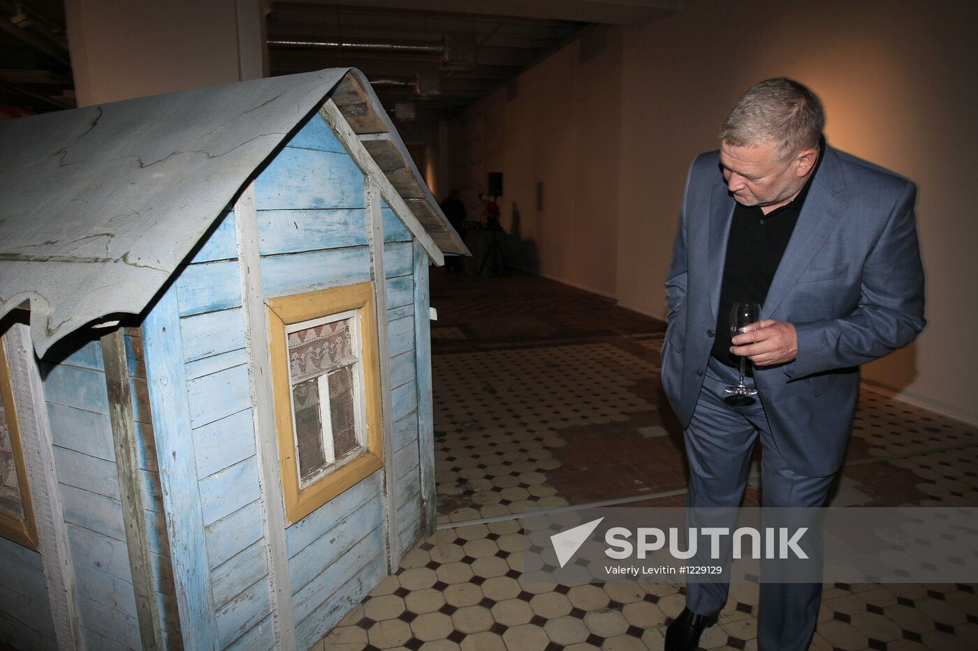 Red October Gallery opens in Moscow