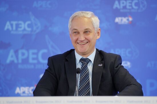 Joint press briefing following APEC Ministerial Meeting