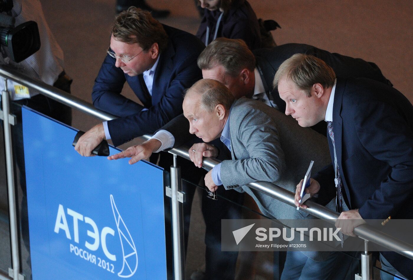Vladimir Putin arrives in Vladivostok for APEC Leaders' Week