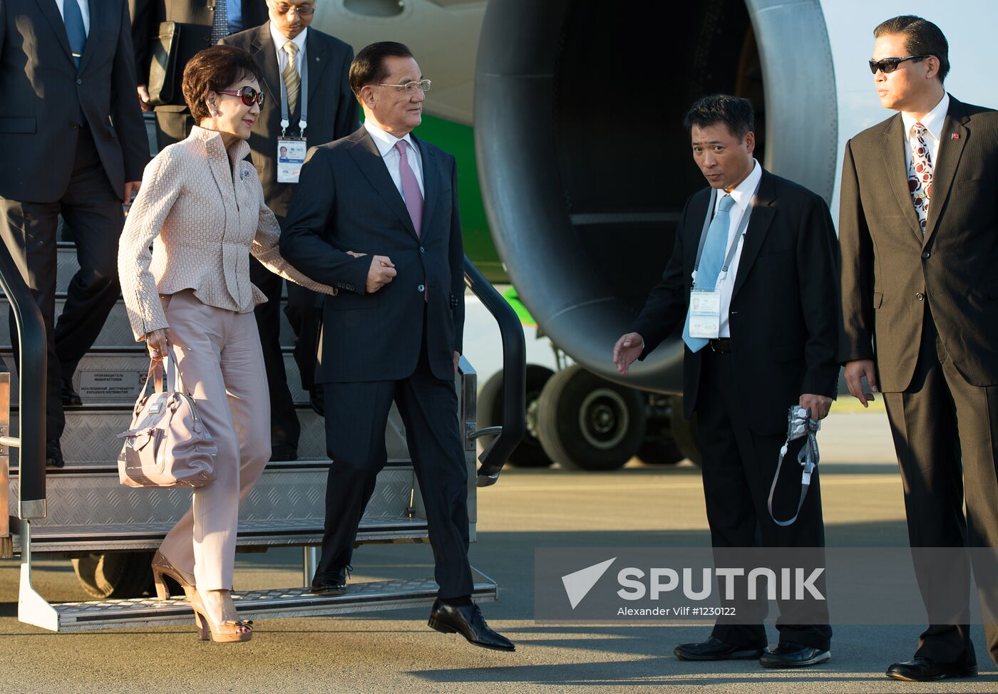 APEC delegation heads arrive in Vladivostok for Leaders' Week
