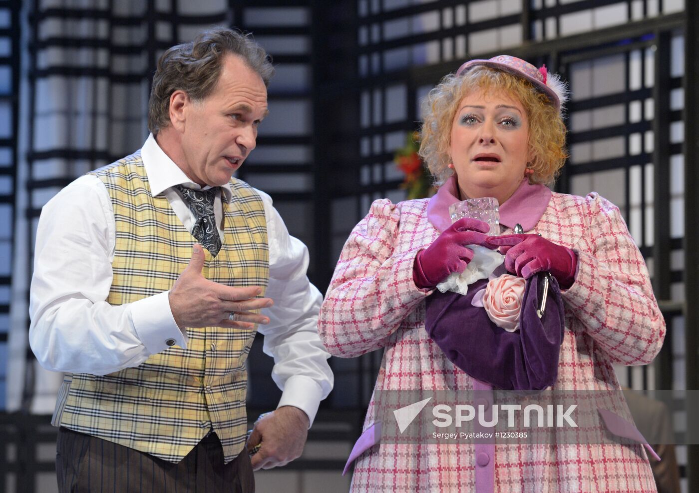 Vakhtangov Theater final rehearsal of "It Runs In The Family"