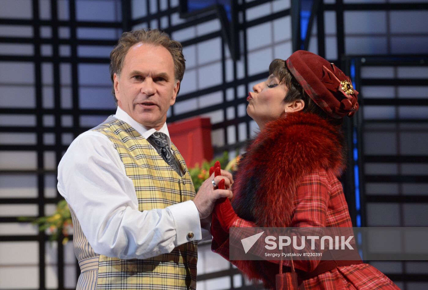 Vakhtangov Theater final rehearsal of "It Runs In The Family"