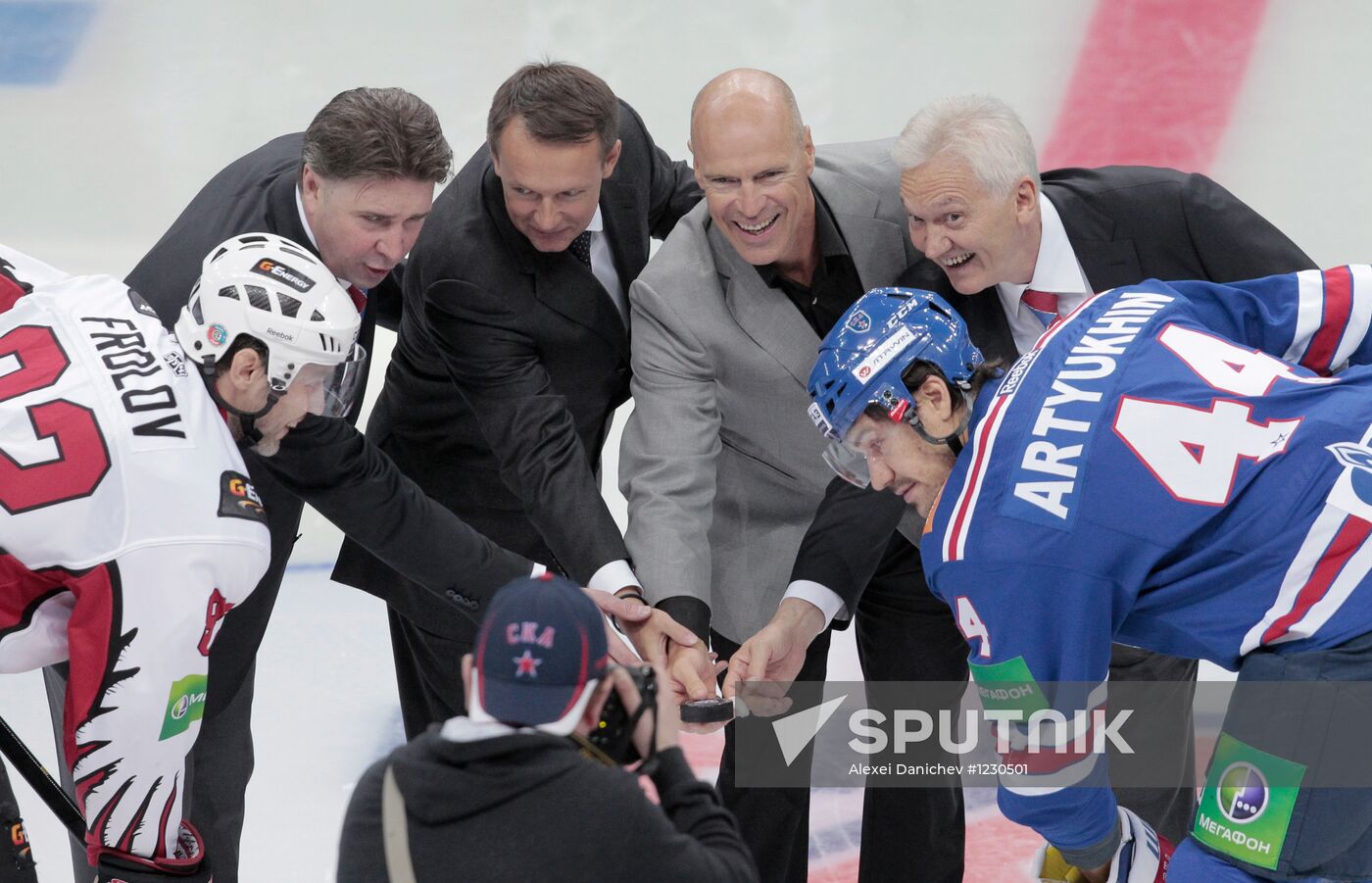 Hockey. KHL. SKA vs. Avangard