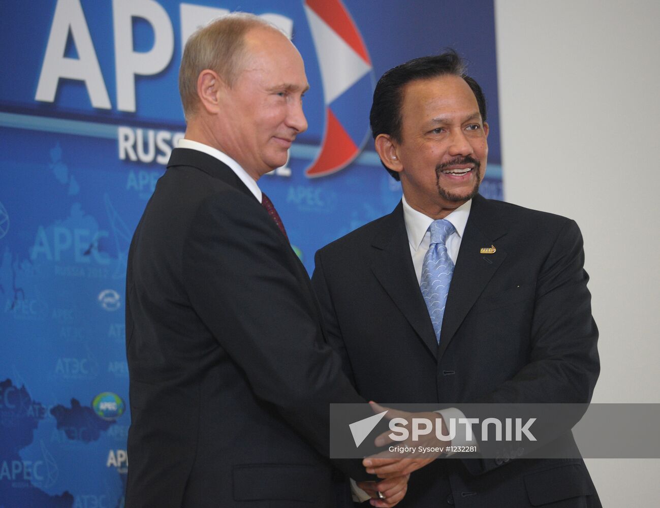 APEC leaders arrive for First APEC Economic Leaders' meeting
