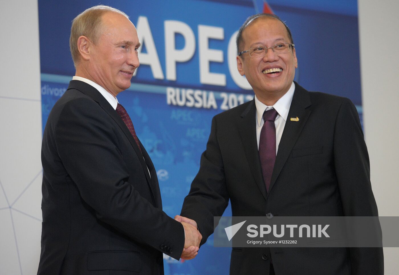 APEC leaders arrive for First APEC Economic Leaders' meeting