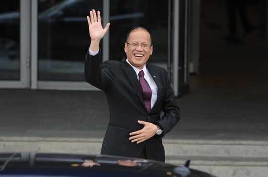 APEC economic leaders gather for their first meeting