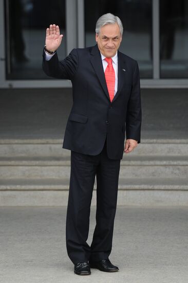 APEC economic leaders gather for their first meeting