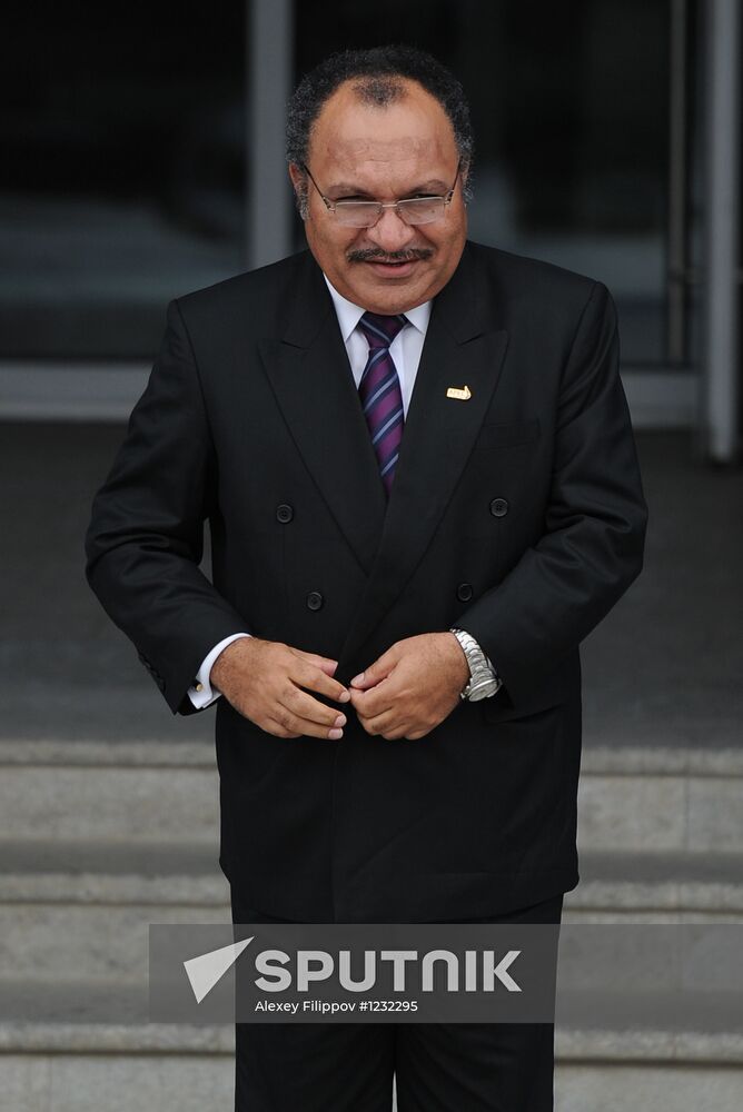 APEC economic leaders gather for their first meeting