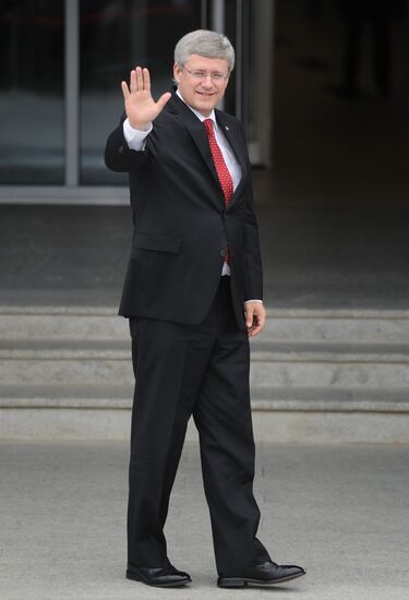 APEC economic leaders gather for their first meeting