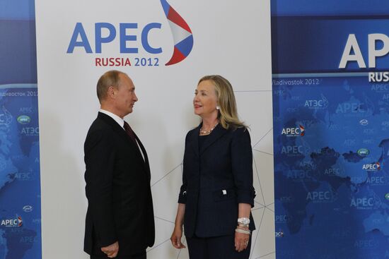 APEC economic leaders gather for their first meeting