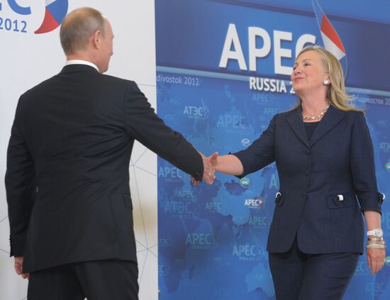 APEC economic leaders gather for their first meeting