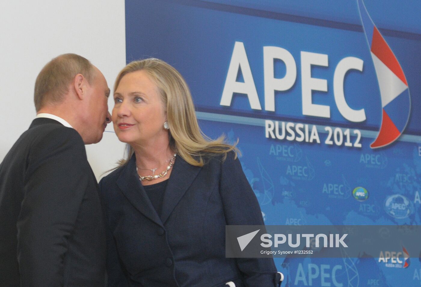 APEC economic leaders gather for their first meeting