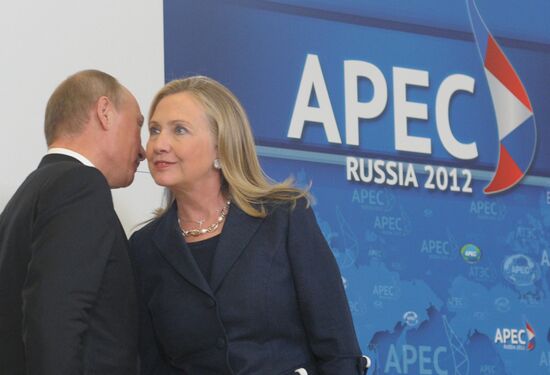 APEC economic leaders gather for their first meeting