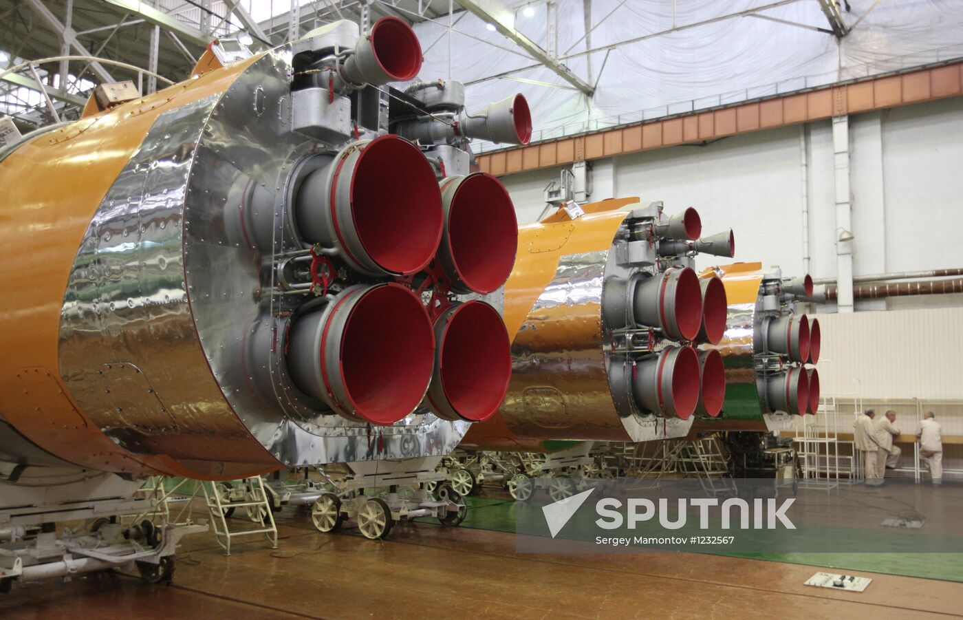 Progress rocket and aircraft engine assembly line