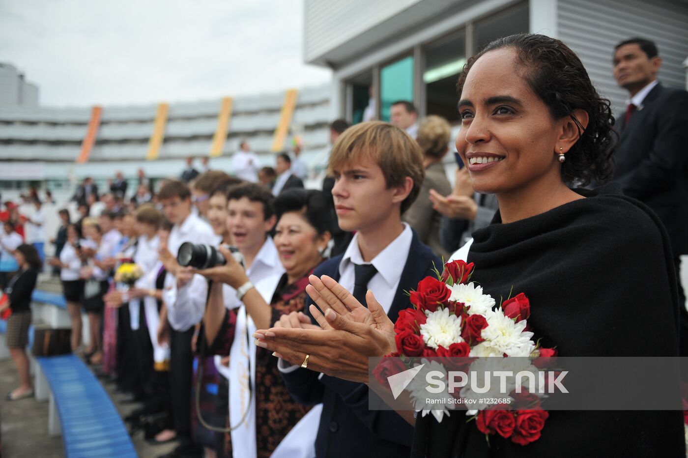 APEC leaders' spouses visit Ocean National Children's Center