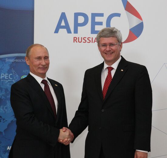 APEC leaders arrive for First APEC Economic Leaders' meeting