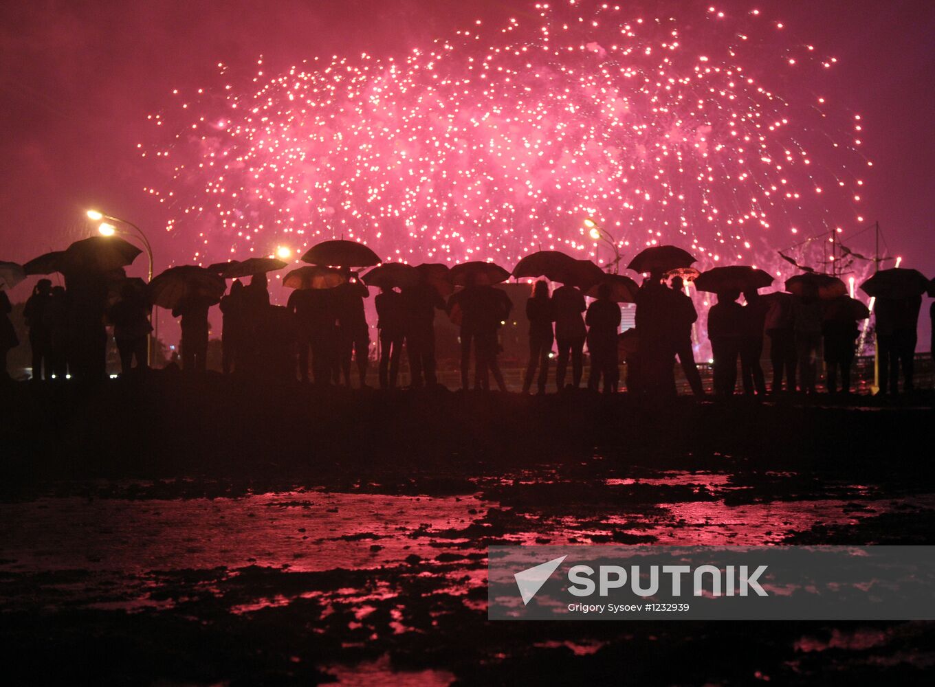 Fireworks and laser show to mark APEC-2012 Leaders' Week