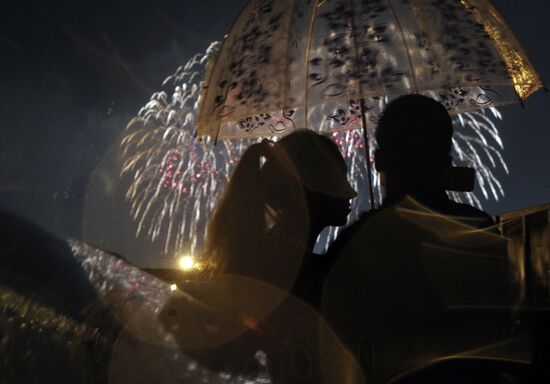 Fireworks and laser show to mark APEC-2012 Leaders' Week
