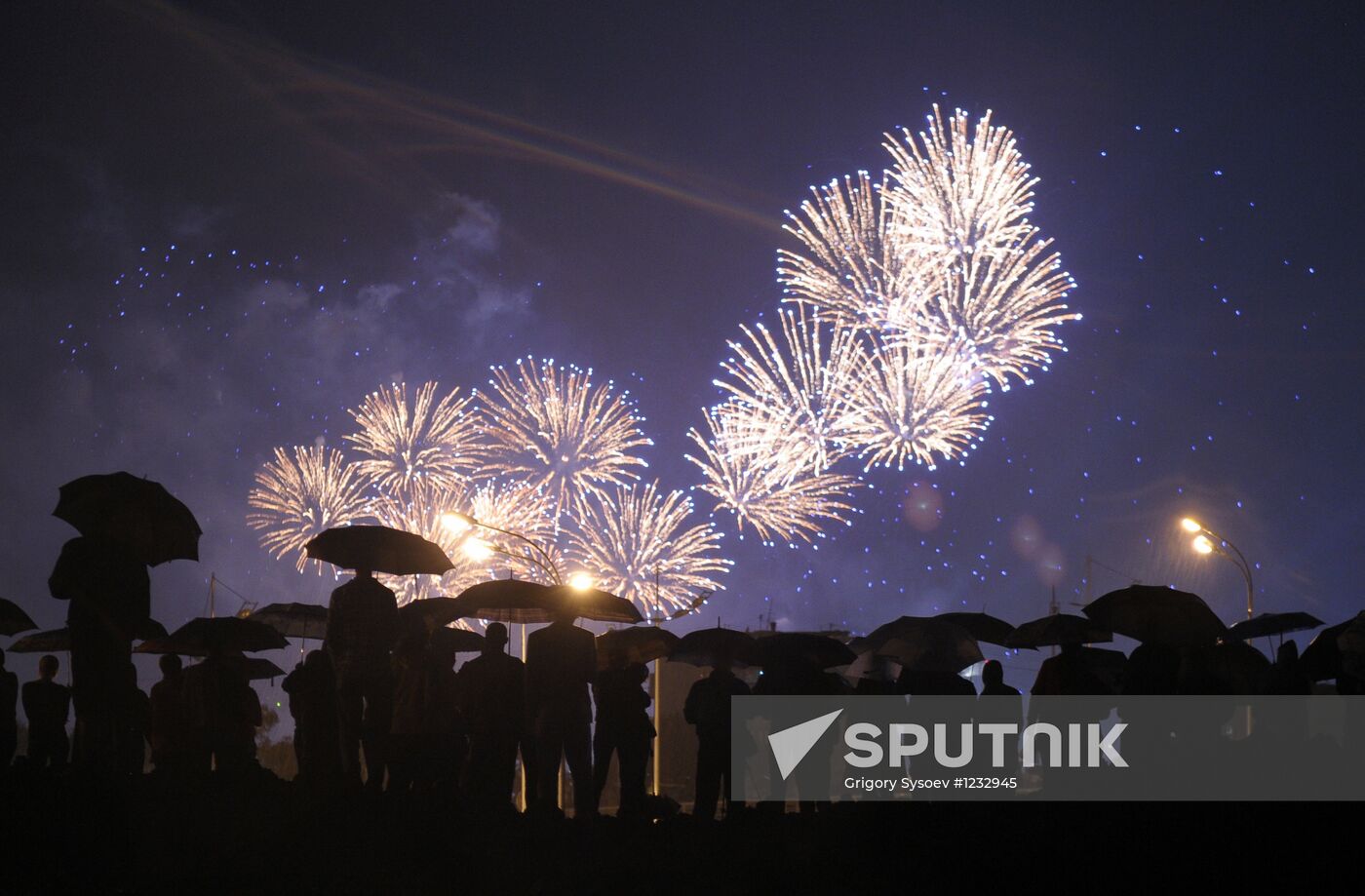 Fireworks and laser show to mark APEC-2012 Leaders' Week