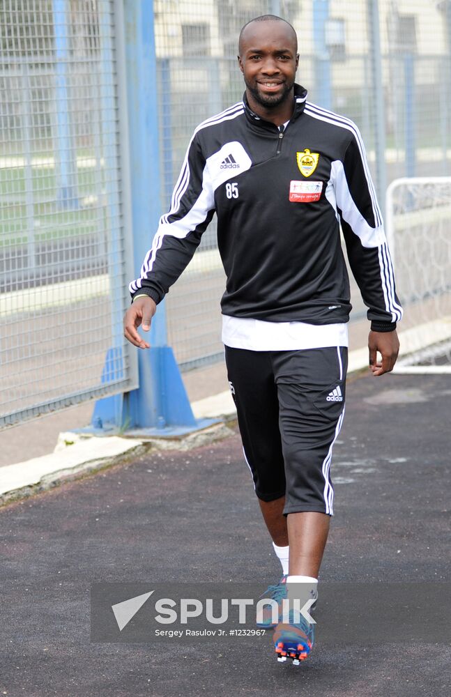 Lassana Diarra's first training session in FC Anzhi