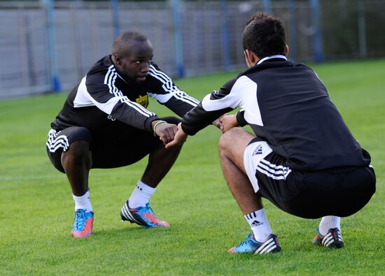 Lassana Diarra's first training session in FC Anzhi