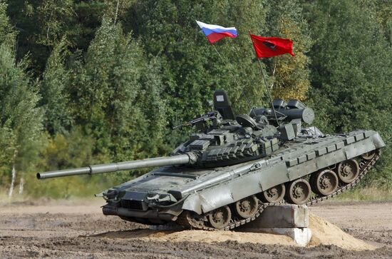 Tank show dedicated to Tank Crewman's Day