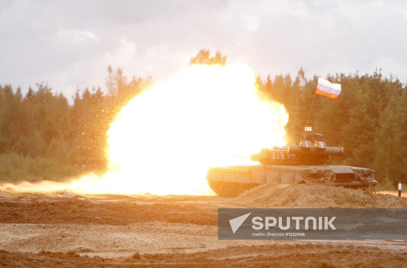 Tank show dedicated to Tank Crewman's Day