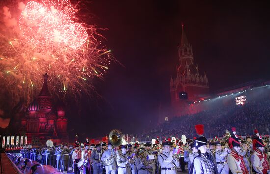 Spasskaya Tower festival closing