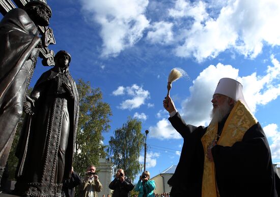 Monument to Sts. Peter and Fevronia unveiled in Veliky Novgorod