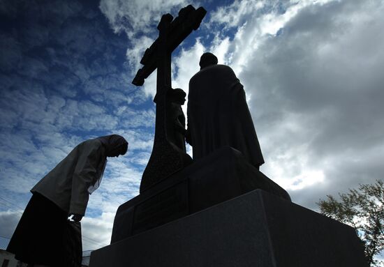 Monument to Sts. Peter and Fevronia unveiled in Veliky Novgorod