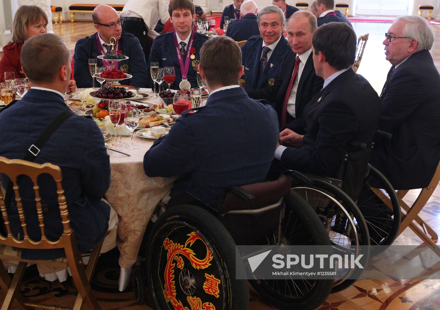 Vladimir Putin presents state awards to Paralympic gold winners