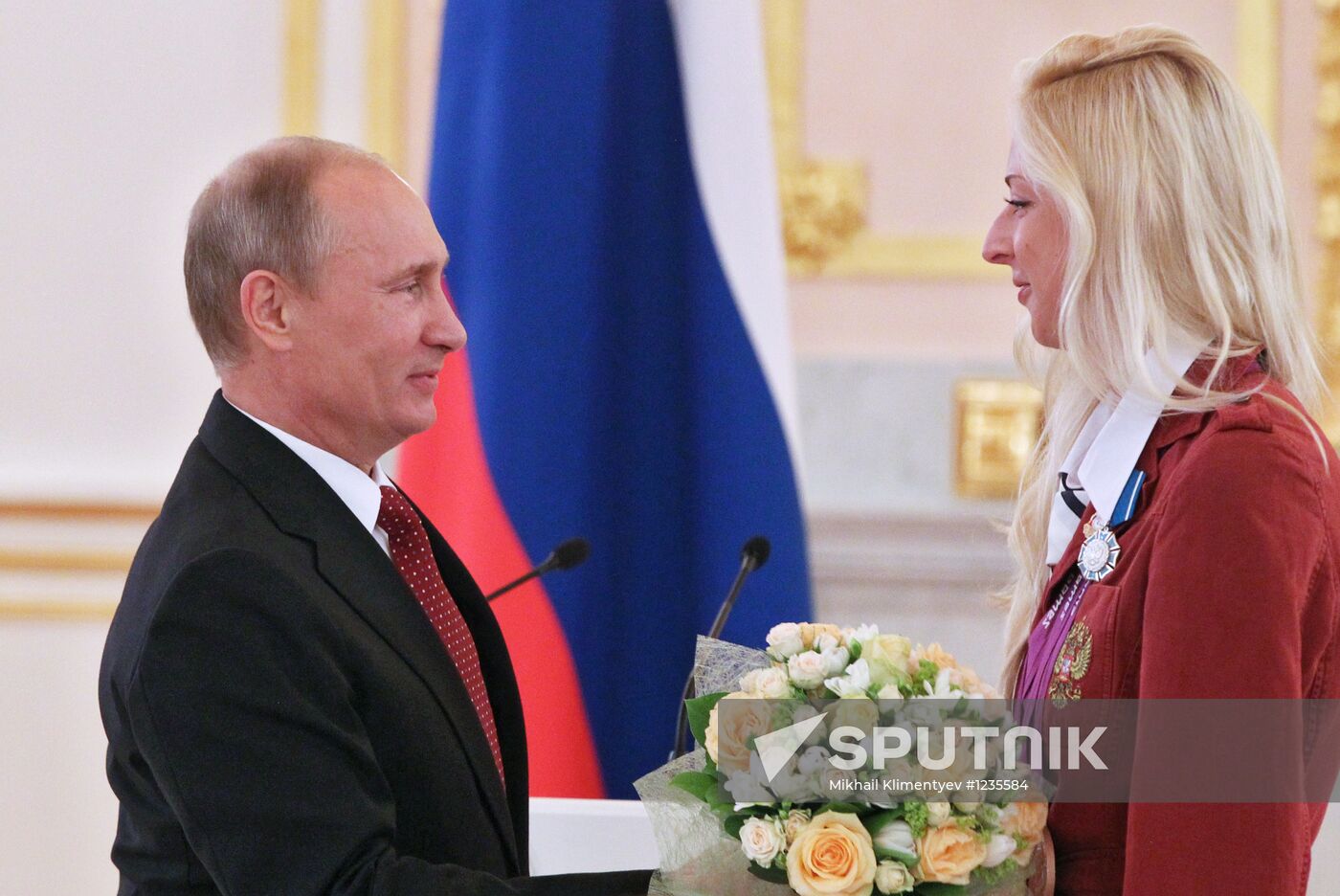 Vladimir Putin presents state awards to Paralympic gold winners