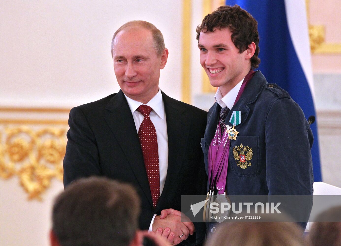 Vladimir Putin presents state awards to Paralympic gold winners