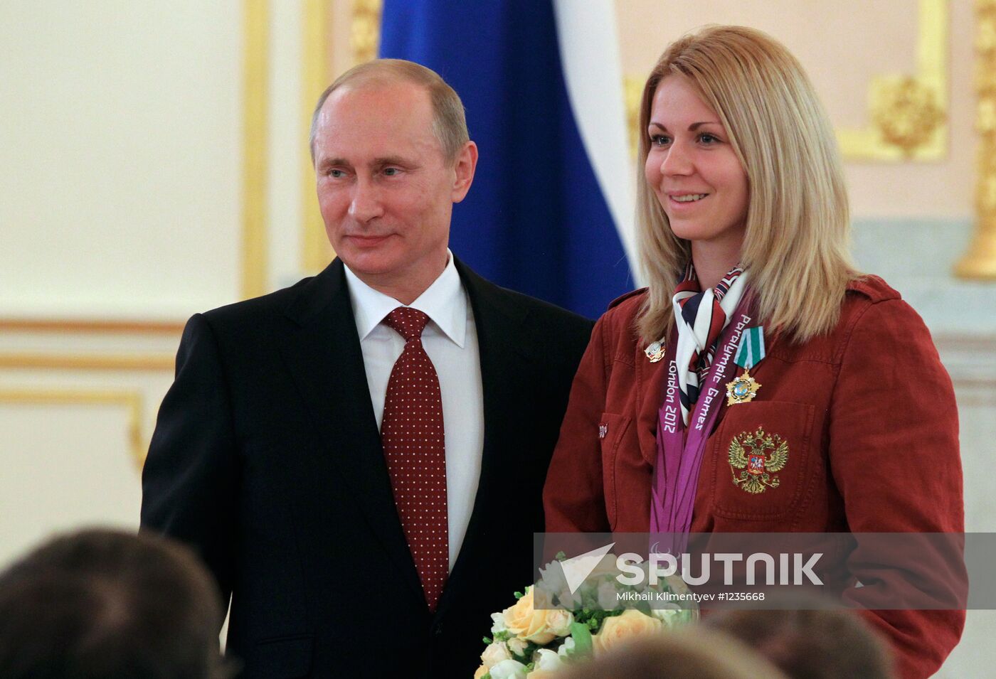 Vladimir Putin gives state awards to Paralympic gold-holders